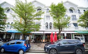 The Bok Hotel Grand World - By Gogo